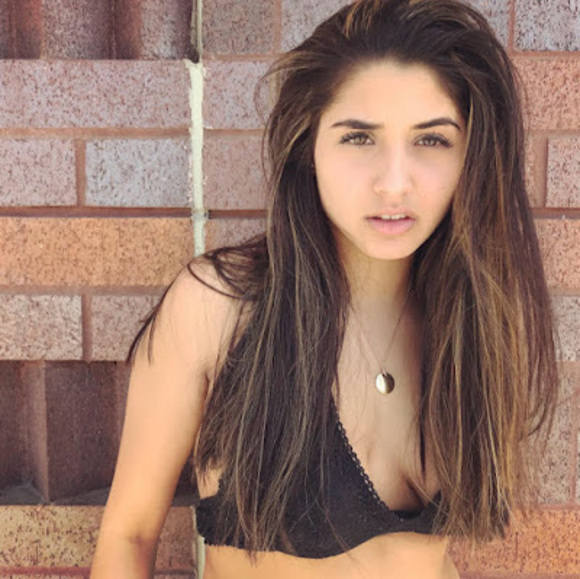 Meet your Posher, Maya - Picture 1 of 1